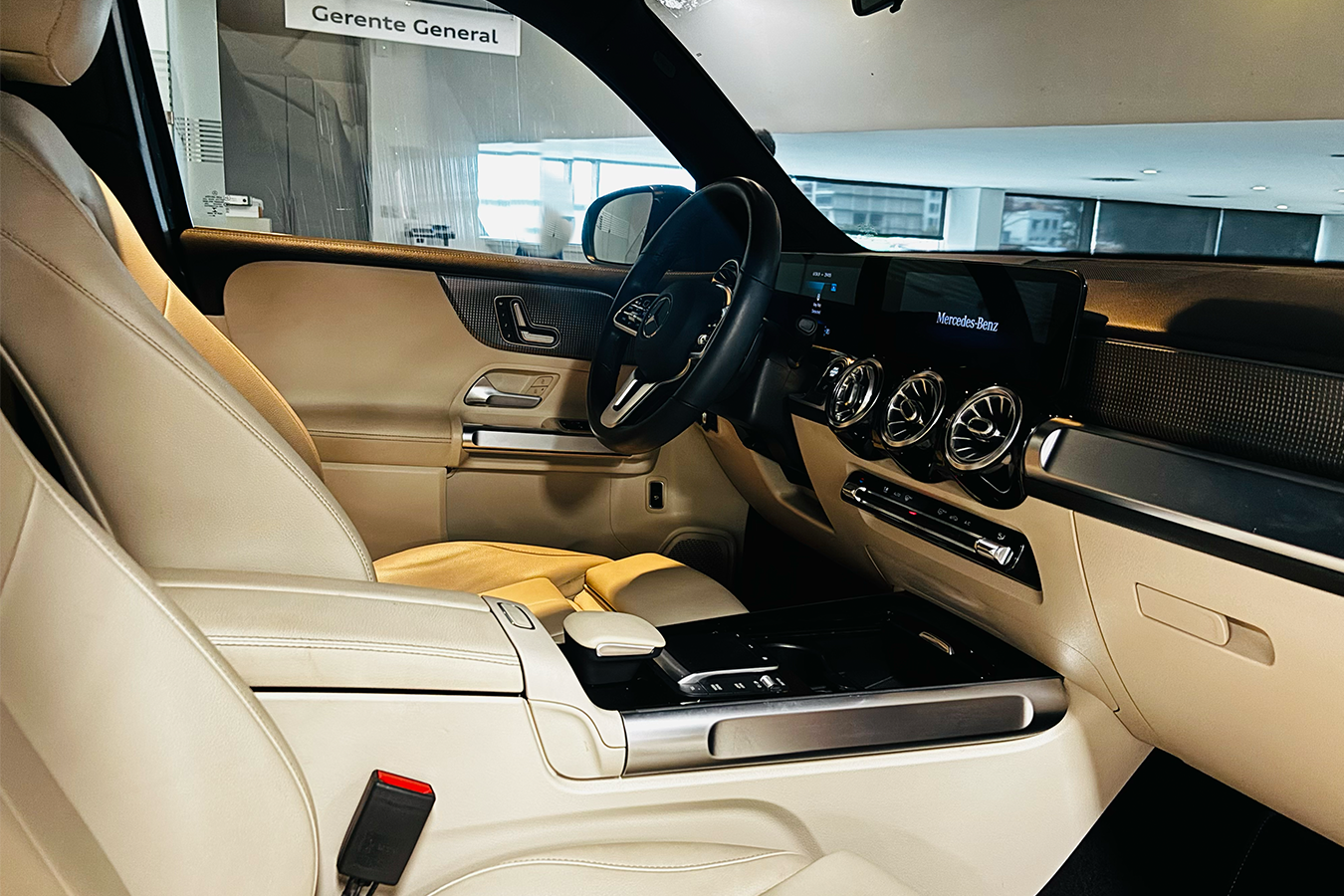 Mercedes Benz GLB 200